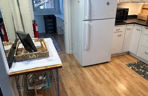 Oconomowoc Cottage | Lake Vacation/Hunters Lake in Dousman,WI, Milwaukee, Delafield, Oconomoc, Wales