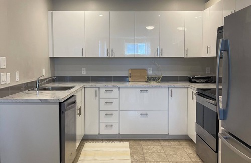 Okanagan-Similkameen House | Lake vibes & local comfort -Near Skaha lake Beach, Groceries & Dining