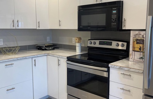 Okanagan-Similkameen House | Lake vibes & local comfort -Near Skaha lake Beach, Groceries & Dining