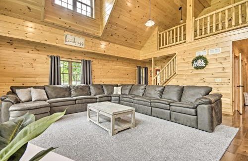 Wrightsville House | Lake View and Hot Tub Wrightsville Cabin!