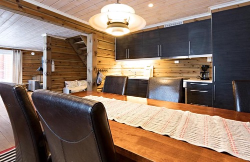 Sykkylven Apartment | Lake View Apartment 4 bedrooms and 2 bathrooms
