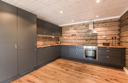 Sykkylven House | Lake View Apartment 4 bedrooms