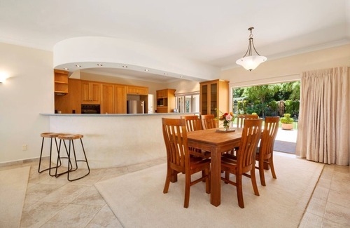 Hilltop House | Lake View by Town Taupo