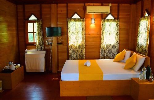 Weerawila Hotel | Lake View Cabana - Weerawila
