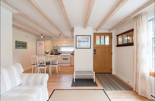 East Side Cottage | Lake View Cottage on the Park