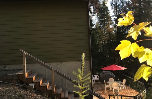 Coolin House | Lake View Couples Get-Away —nYear Round Fun!