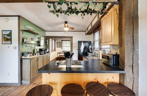 Lake Harmony Cabin | Lake View Enchanted Treehouse- Lake Harmony