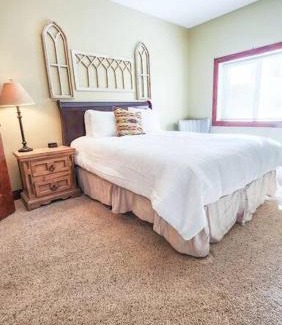 Lapoint Apartment | Lake View Horse Ranch