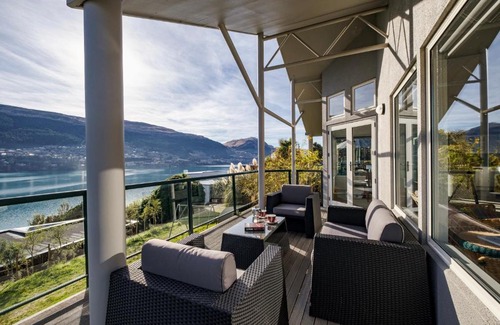 Kelvin Heights House | Lake View on Lewis - Lakeviews Queenstown