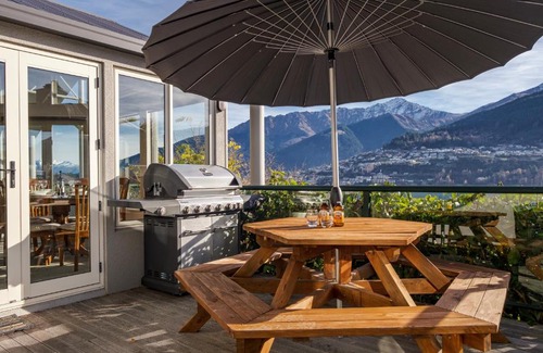 Kelvin Heights House | Lake View on Lewis - Lakeviews Queenstown
