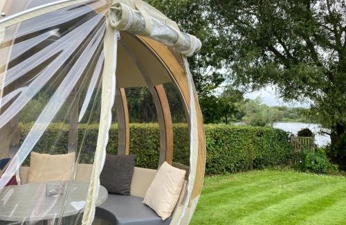 Hillingdon Apartment | Lake View Retreats