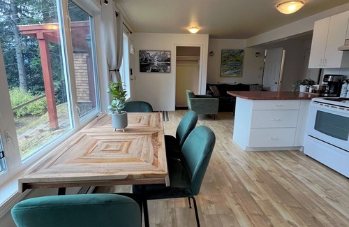 Balfour House | Lake View Suite, Forest Retreat, Lake Access Nearby
