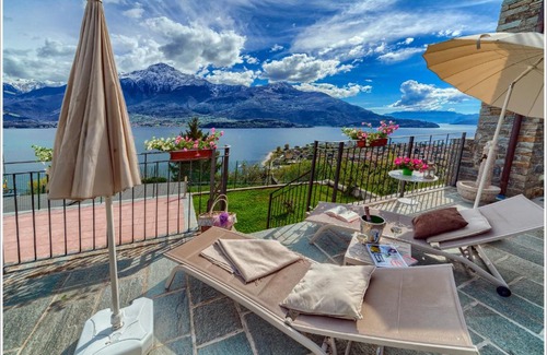 Vercana House | Lake View Terrace