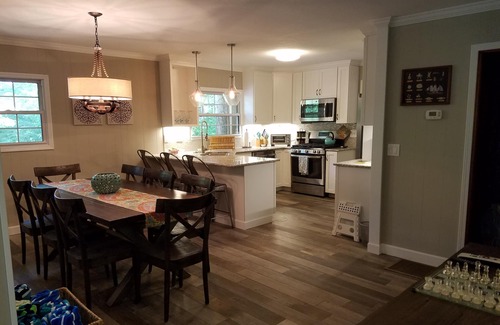 Butler Cabin | Lake Watauga FAMILY FUN, Sunny Lake Front Home Private Dock Water Toys WiFi