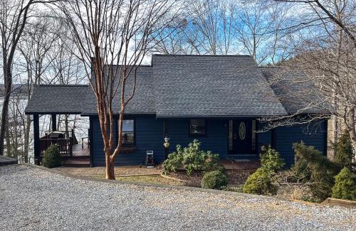 Moneta House | LakeDaze