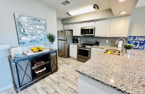 Horseshoe Bay Condo | Lakefront, 1st Floor, 2/1 Condo Lake LBJ, Horseshoe Bay