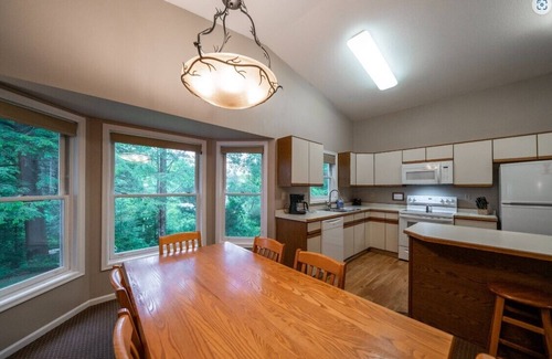 Cable Condo | Lakefront 2BR Condo on Namakagon – Views, Trails, Pontoon Rentals & Fishing!