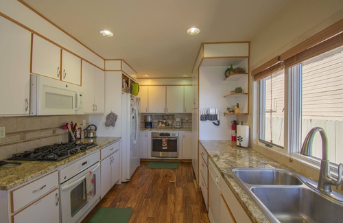 Al Tahoe House | LAKEFRONT 6 BEDROOM HOMEn IF YOU WANT THE BEST THIS IS IT