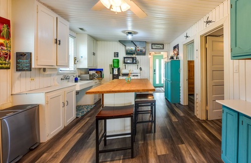 Antioch Cottage | Lakefront Antioch Cottage w/Dock & Gas Grill!