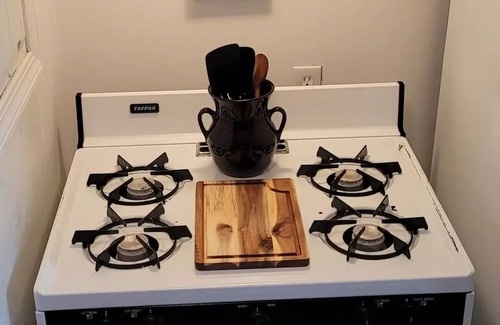 Geneva Apartment | Lakefront Apt 2nd floor near Wineries and Geneva on the Lake