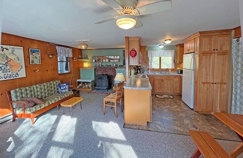 Derby Cabin | Lakefront cabin in VT's Northeast Kingdom on the VAST trail.