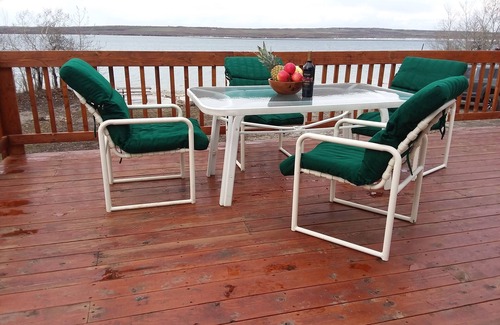 Babb House | Lakefront cabin on Duck Lake near Glacier National Park, great fishing & hiking!