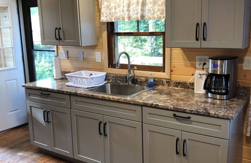 South China Cabin | Lakefront Cabin