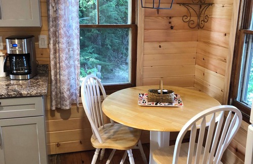 South China Cabin | Lakefront Cabin