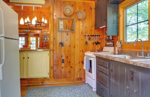 Minocqua Cabin | Lakefront Cabin w/Private Dock & Fire Pit!