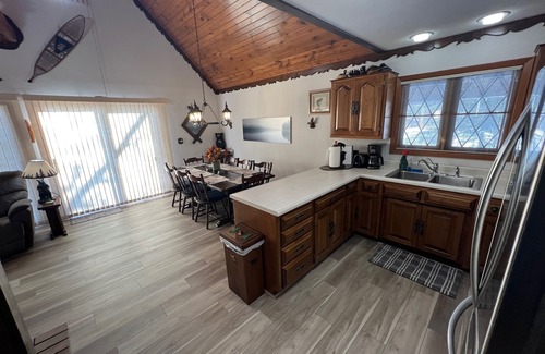 Loretto House | Lakefront Chalet - Badwater Lodge - Gorgeous Lake Views