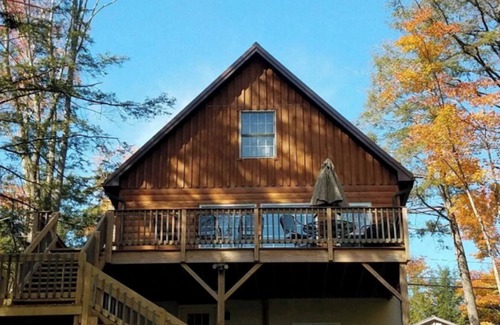 Town of Clifton Cottage | Lakefront Charming 3-bedroom cottage on beautiful Cranberry Lake