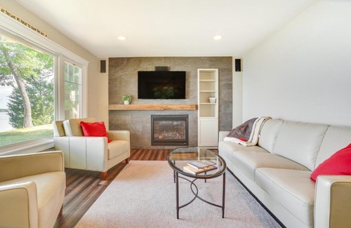 Lake Wissota House | Lakefront Chippewa Falls Haven with Private Deck!