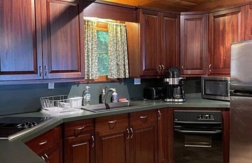 Applegate House | Lakefront Cottage with 100ft Private Sandy Beach!