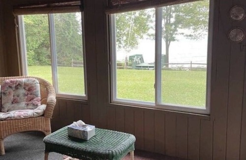 Applegate House | Lakefront Cottage with 100ft Private Sandy Beach!