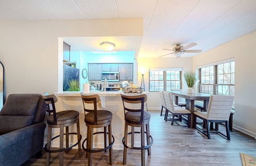 Lake Harmony Condo | Lakefront condo with balcony, fireplace, washer/dryer, central AC, & fast WiFi