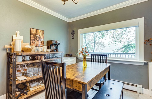 Forest Grove House | Lakefront Cottage 2 Mi to Palladium in Worcester!