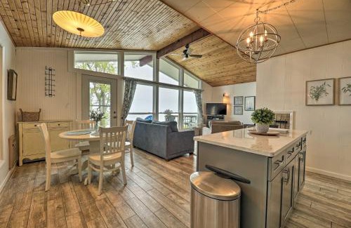 Mears House | Lakefront Cottage Near Wineries and State Parks!