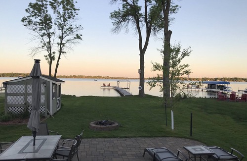 Forest Lake Cottage | Lakefront Cottage on Forest Lake - Great for Families!