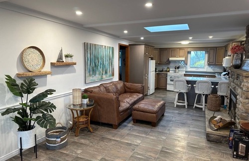 Dashwood Cottage | Lakefront Cottage with Private Beach & Private Beach Access