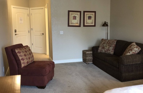 Birchwood Condo | Lakefront Efficiency Condo, Indoor Pool/Hot Tub-Tagalong Golf Resort Unit431B