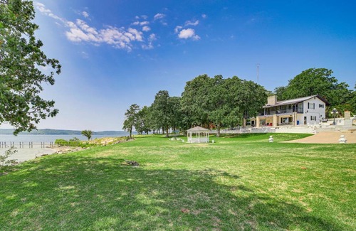 Hoyt House | Lakefront Eufaula Escape with Dock and Private Beach!