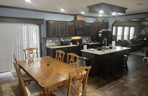 Gober House | Lakefront Gem for Family/Fishermen Getaway - 1 Hour from Dallas