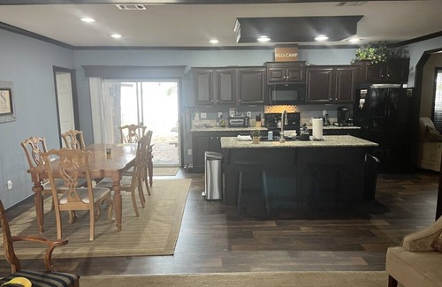 Gober House | Lakefront Gem for Family/Fishermen Getaway - 1 Hour from Dallas