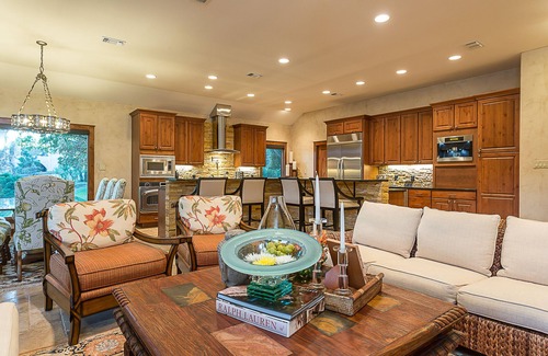 Horseshoe Bend Estates House | Lakefront Gem On Lake Austin