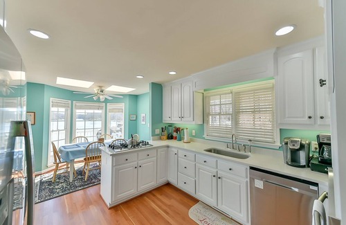 Leasburg House | Lakefront, Great Views, Hot Tub, Boat Options