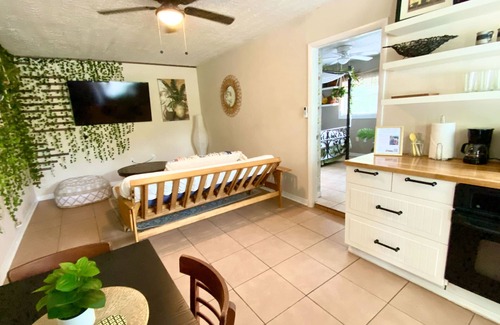 Southwest Orlando House | Lakefront Guest House by downtown :Boat, Fishing…
