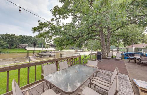 Gun Barrel City House | Lakefront Gun Barrel City Home with Dock and Deck