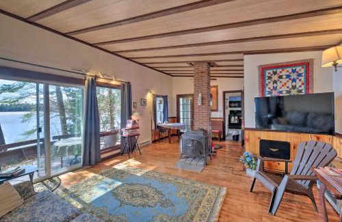 Turner House | Lakefront Hartford Cabin with Canoe and Boat Ramp