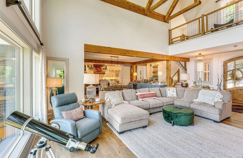 Hiawassee House | Lakefront Hiawassee Gem: Boat Dock w/Rooftop Deck