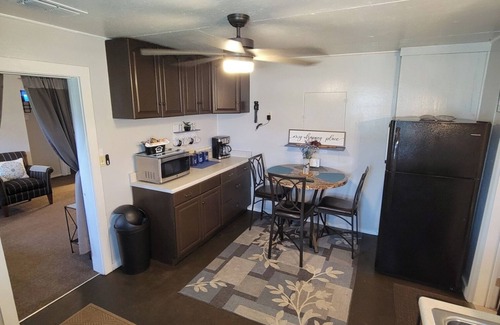 Clermont House | Lakefront home - country setting - just a little piece of paradise.